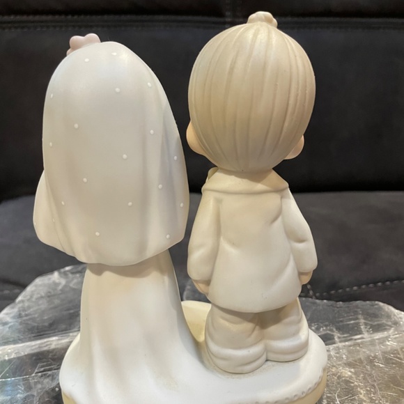 Bride and groom display - Picture 3 of 3